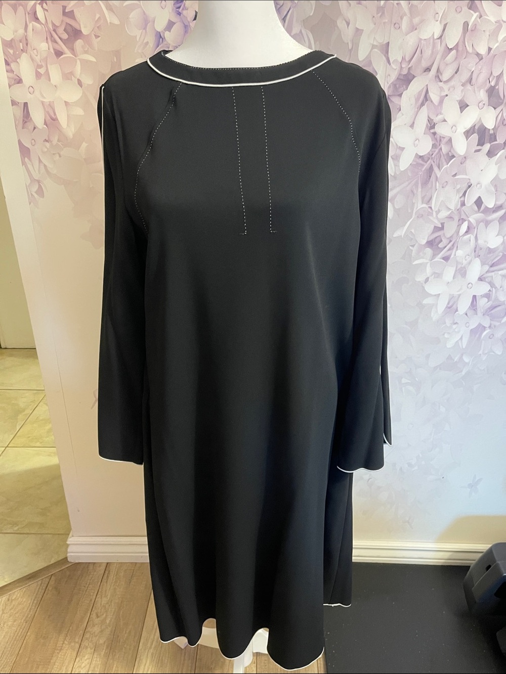 Piazza Sempione Black contrast trim shift dress .White piping long sleeve